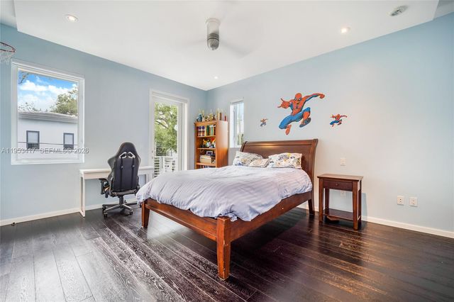 6900 Barquera St, Coral Gables, FL 33146