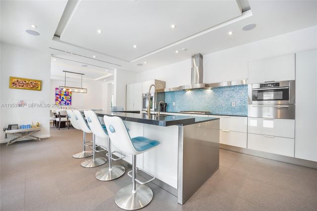 6900 Barquera St, Coral Gables, FL 33146