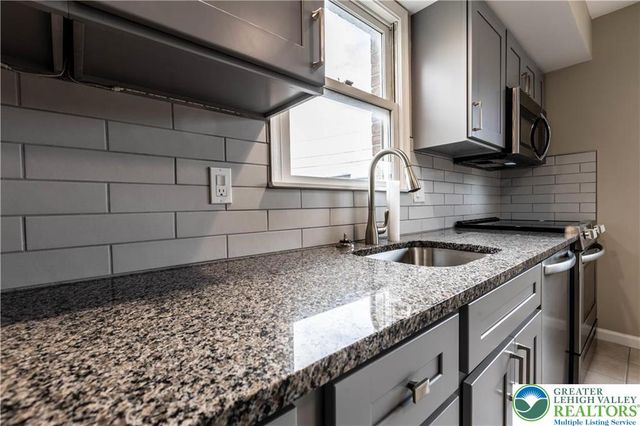 4074 Winfield Terrace, Palmer Twp, PA 18045