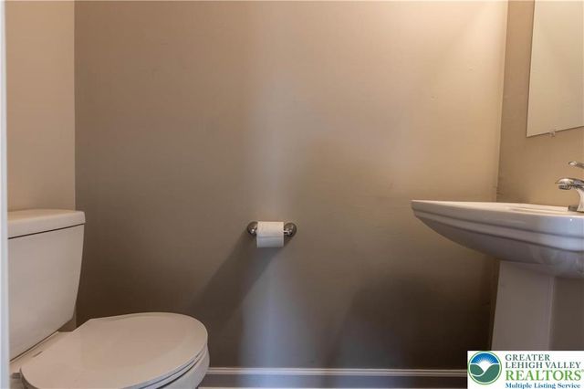 4074 Winfield Terrace, Palmer Twp, PA 18045