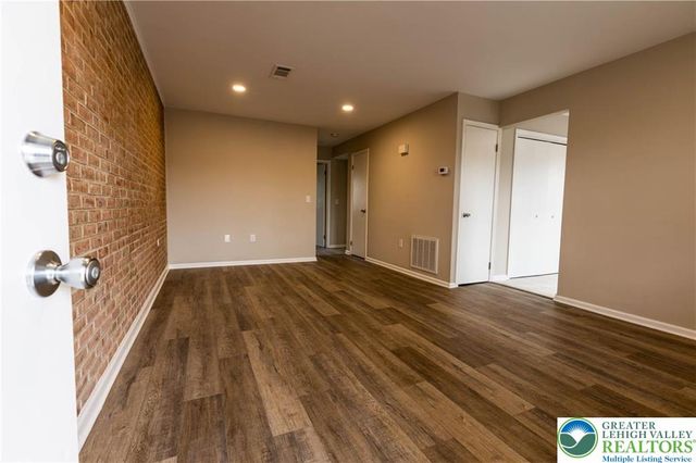 4074 Winfield Terrace, Palmer Twp, PA 18045