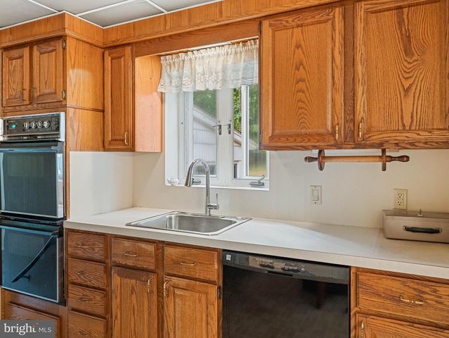 1280 LANCASTER AVE, Berwyn, PA 19312