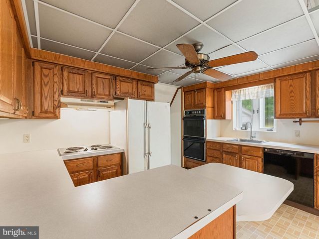 1280 LANCASTER AVE, Berwyn, PA 19312