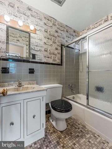1280 LANCASTER AVE, Berwyn, PA 19312