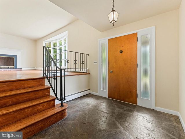 1280 LANCASTER AVE, Berwyn, PA 19312