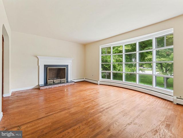 1280 LANCASTER AVE, Berwyn, PA 19312
