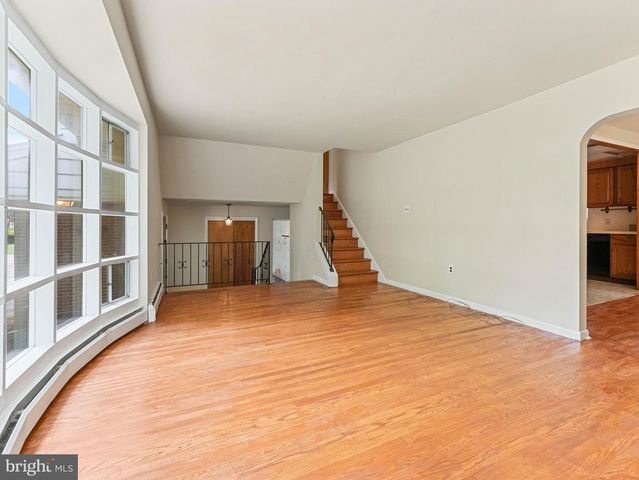 1280 LANCASTER AVE, Berwyn, PA 19312