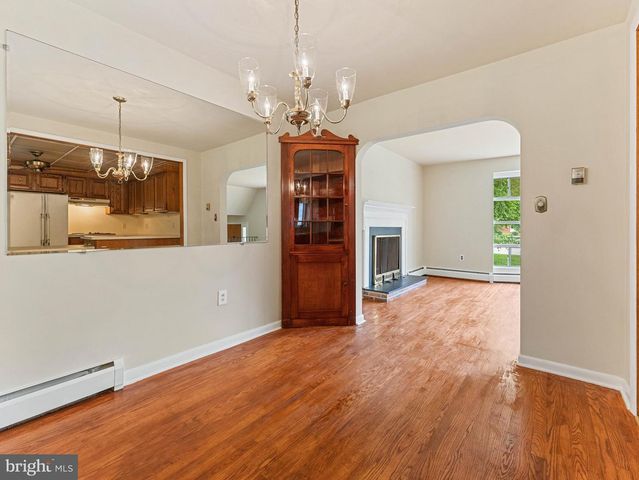 1280 LANCASTER AVE, Berwyn, PA 19312