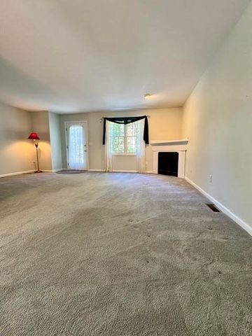 13 Waltham Dr 13, Plainville, MA 02762