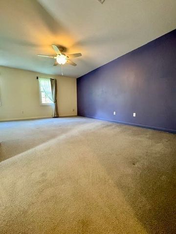 13 Waltham Dr 13, Plainville, MA 02762