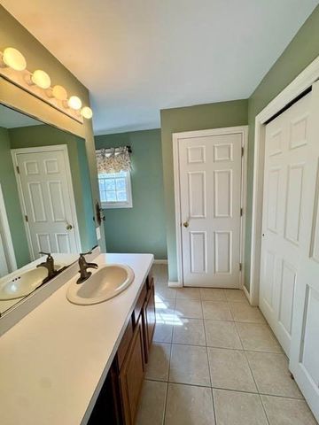 13 Waltham Dr 13, Plainville, MA 02762