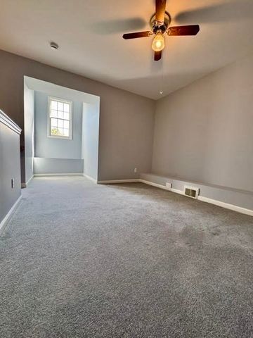 13 Waltham Dr 13, Plainville, MA 02762