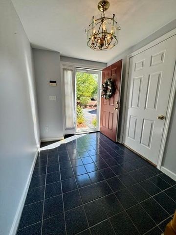 13 Waltham Dr 13, Plainville, MA 02762