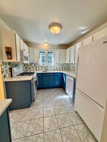 13 Waltham Dr 13, Plainville, MA 02762