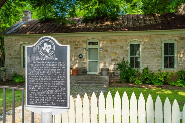 802 S Austin Street, Comanche, TX 76442