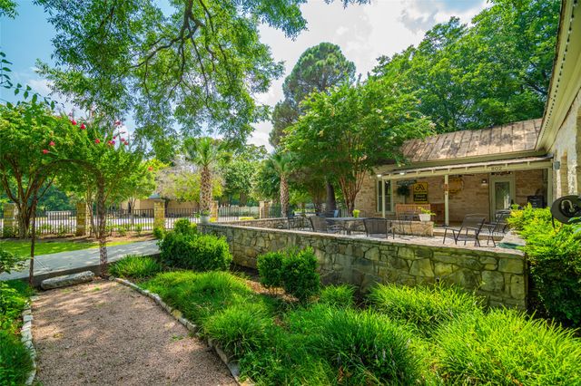 802 S Austin Street, Comanche, TX 76442