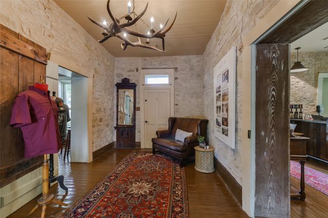 802 S Austin Street, Comanche, TX 76442