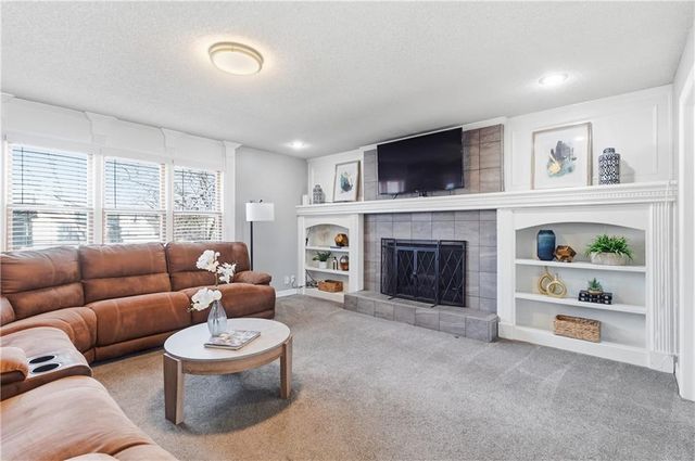 1246 E Meadow Lane, Olathe, KS 66062