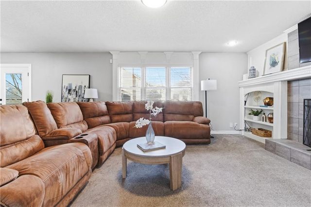 1246 E Meadow Lane, Olathe, KS 66062