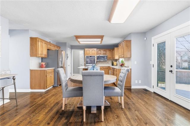 1246 E Meadow Lane, Olathe, KS 66062