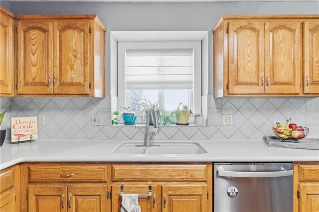 1246 E Meadow Lane, Olathe, KS 66062