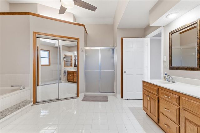 1246 E Meadow Lane, Olathe, KS 66062