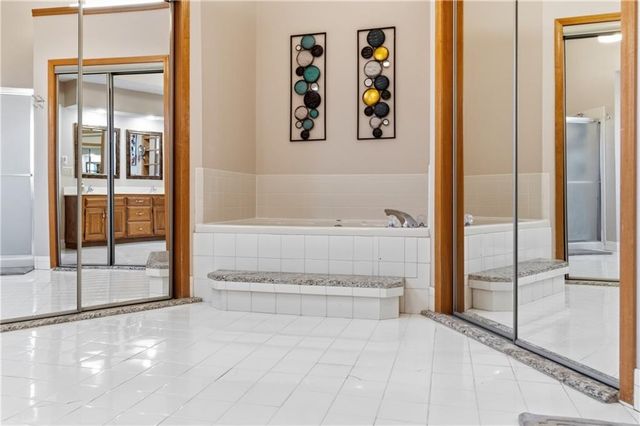 1246 E Meadow Lane, Olathe, KS 66062