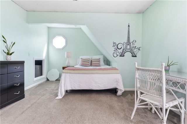 1246 E Meadow Lane, Olathe, KS 66062