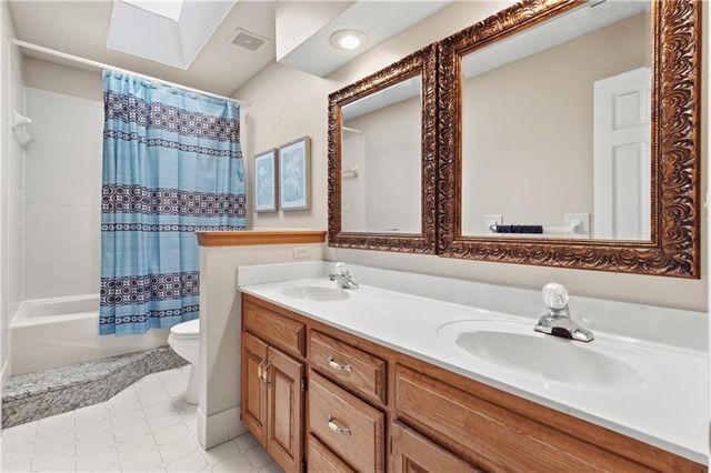 1246 E Meadow Lane, Olathe, KS 66062