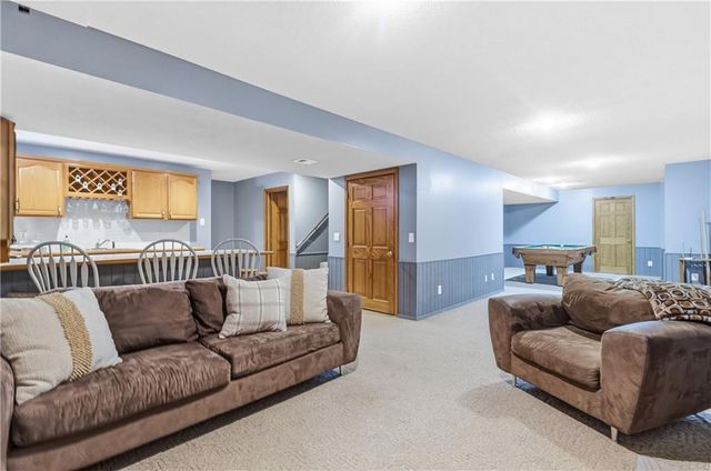 1246 E Meadow Lane, Olathe, KS 66062