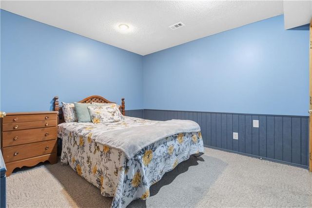 1246 E Meadow Lane, Olathe, KS 66062