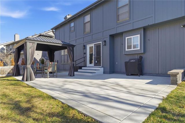 1246 E Meadow Lane, Olathe, KS 66062