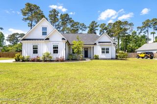 506 Crown Pointe Drive, Hampstead, NC 28443