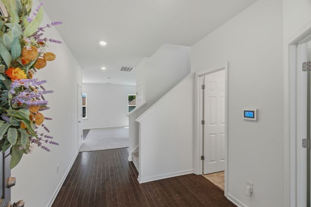 156 Hampshire Way, White House, TN 37188