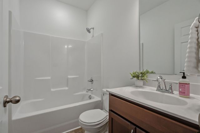156 Hampshire Way, White House, TN 37188