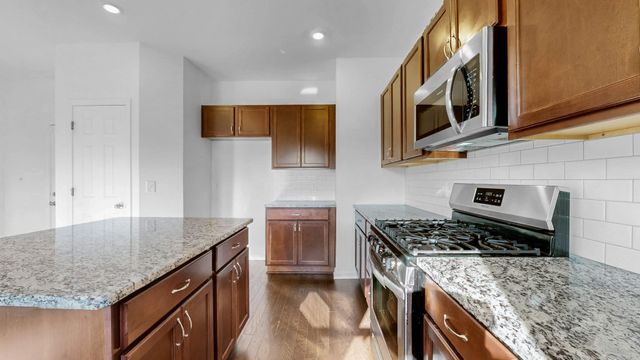 156 Hampshire Way, White House, TN 37188