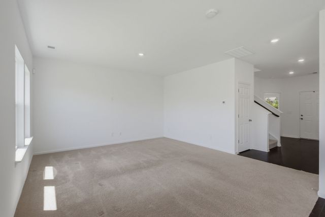 156 Hampshire Way, White House, TN 37188
