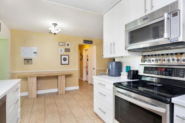 5819 Monroe Street, Hollywood, FL 33023