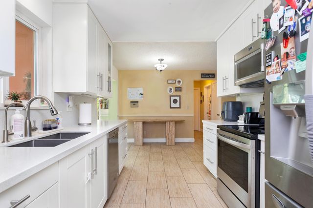 5819 Monroe Street, Hollywood, FL 33023