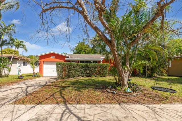 5819 Monroe Street, Hollywood, FL 33023