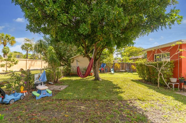 5819 Monroe Street, Hollywood, FL 33023