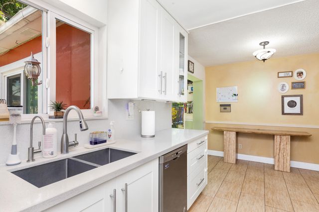 5819 Monroe Street, Hollywood, FL 33023