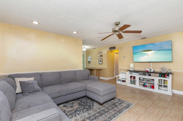 5819 Monroe Street, Hollywood, FL 33023