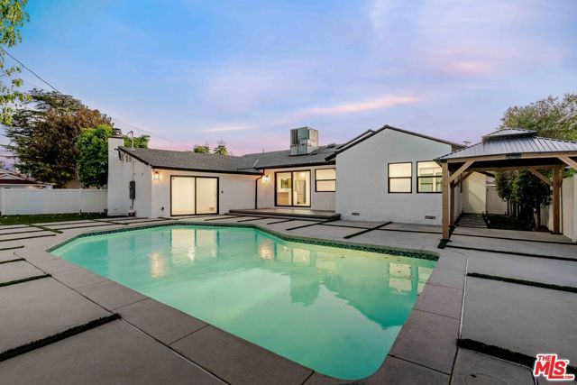 6150 Sylvia Avenue, Tarzana (los Angeles), CA 91335