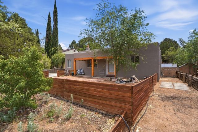 2726 Santa Clara Avenue SE, Albuquerque, NM 87106