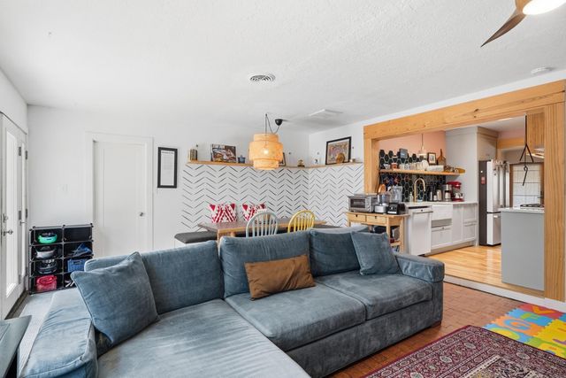 2726 Santa Clara Avenue SE, Albuquerque, NM 87106