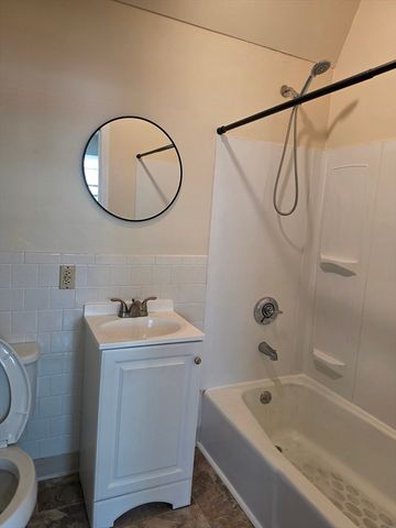 838 Western Ave 2L, Lynn, MA 01904