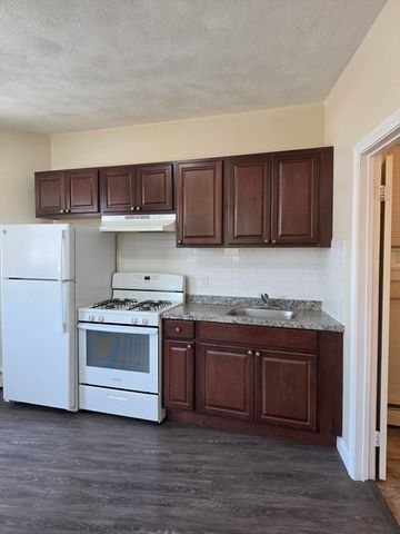 838 Western Ave 2L, Lynn, MA 01904