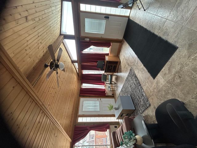1003 AVENUE P, Carter Lake, IA 51510