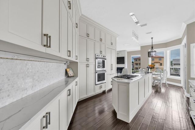 2853 SEABREEZE DRIVE S, Gulfport, FL 33707